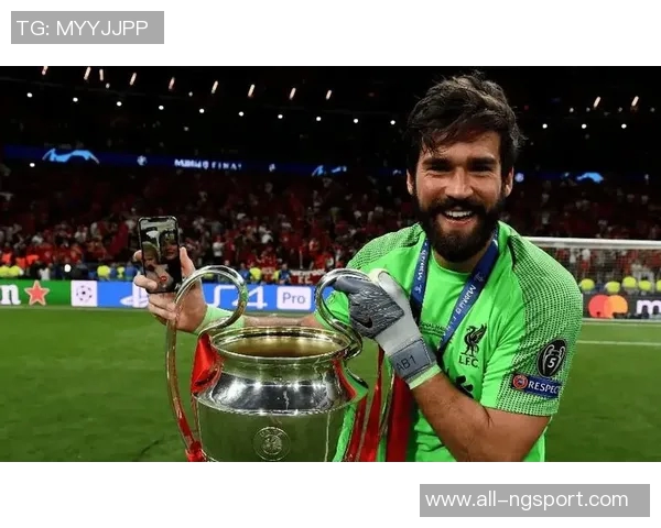 阿利松谈萨拉赫与梅西称任意球手最强者是他